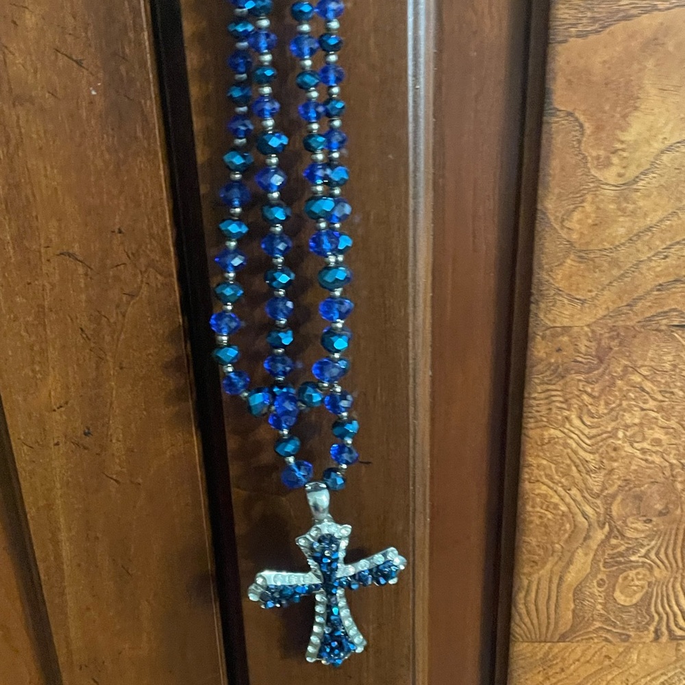 Beautiful crystal blue necklace